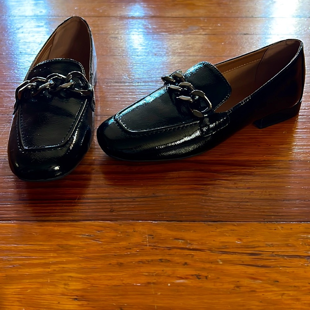 Donald Pliner black loafers